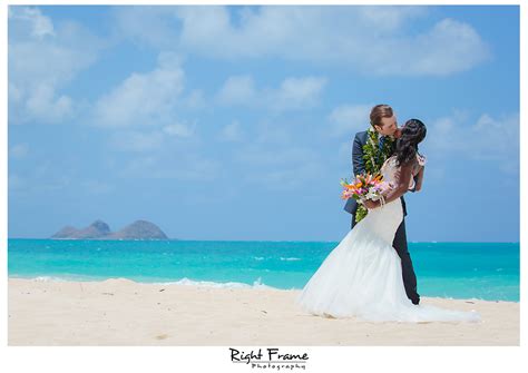 Hawaii Destination Wedding Oahu by RIGHT FRAME PHOTOGRAPHY