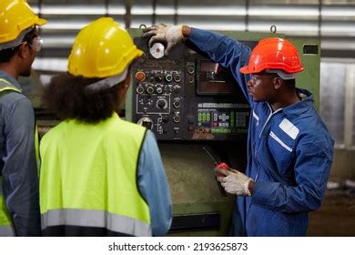 11,879 Electrical foreman Images, Stock Photos & Vectors | Shutterstock