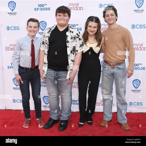 Young sheldon cast hi-res stock photography and images - Alamy