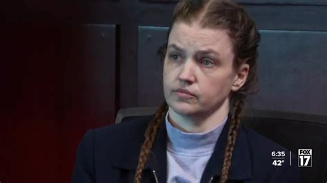 'I feel like a complete failure': Mom accused of killing her teen testifies