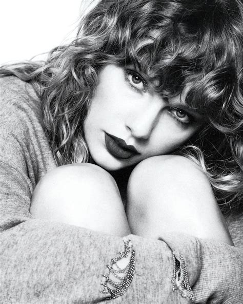 List 97+ Wallpaper Taylor Swift Black And White Updated