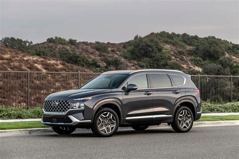 Hyundai Santa Fe Hybrid blends style and efficiency - CNET