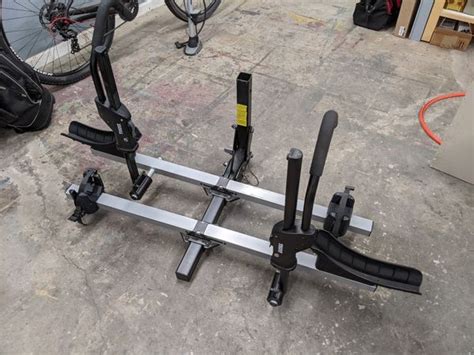 Thule Sweden Tow Hitch Bike Rack 2 bike Capacity with Lock and Key for Sale in Phoenix, AZ - OfferUp