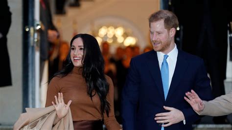 Buckingham Palace responds to Meghan Markle, Prince Harry's exit: 'These are complicated issues ...