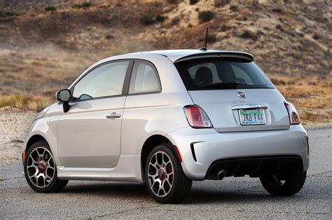 © Automotiveblogz: 2013 Fiat 500 Turbo: Review Photos