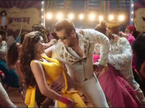 'Bharat' new song 'Slow Motion' featuring Salman Khan and Disha Patani ...