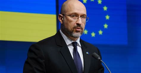 Ukrainian Prime Minister Faces Calls to Resign