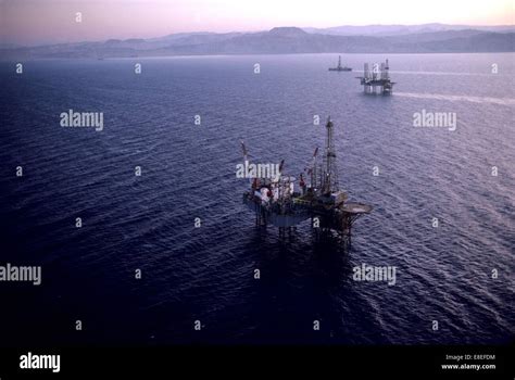 Offshore Oil Drilling Rigs in Gulf of Suez Stock Photo - Alamy