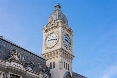 Clock tower of of Station Gare de Lyon in Paris, France 2010433 Stock Photo at Vecteezy