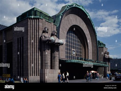 Helsinki Railway Station, Finland ELIEL SAARINEN ARCHITECT Stock Photo: 65352051 - Alamy