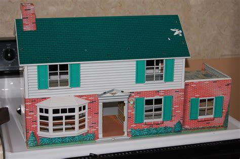 Take A Trip Down Memory Lane With These Vintage Doll Houses! | Doll ...