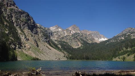 Hiking Trails In The Beartooth Mountains | MTHikes.com