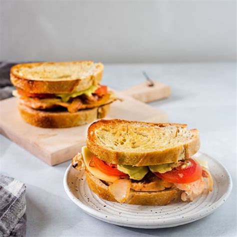 Chicken and Provolone Sandwich - TRIBECA OVEN