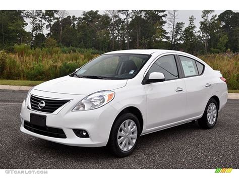 Fresh Powder White 2013 Nissan Versa 1.6 SV Sedan Exterior Photo #71634583 | GTCarLot.com