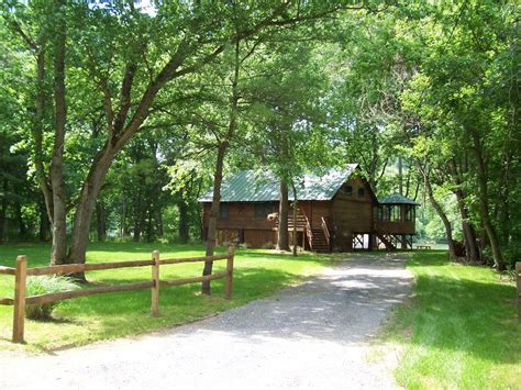 Shenandoah Shores Riverfront Log Cabin Has Mountain Views and Cable ...