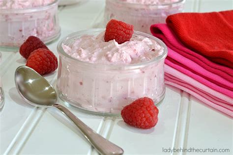 Fresh Raspberry Mousse, light dessert, easy dessert recipe