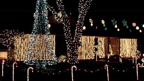 Windcrest, TX Dancing Christmas Lights - YouTube