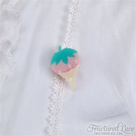 Cream-dipped Strawberry Brooch - Fractured Lace