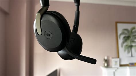 Jabra Evolve2 65 Flex review: Drown out the office…