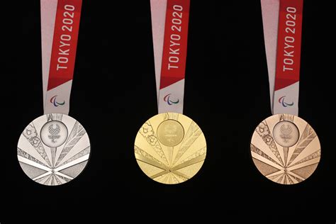 Tokyo 2020 unveils Paralympic medals design - Chinadaily.com.cn