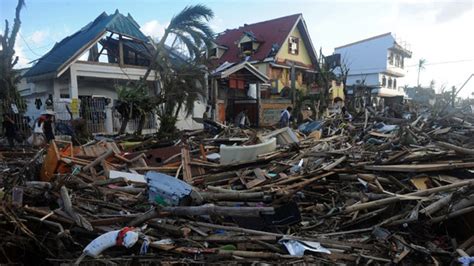 Prisoners return after Yolanda typhoon mass escape