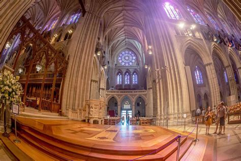 Interior of the National Cathedral, Washington DC, USA | Brazos Living ...