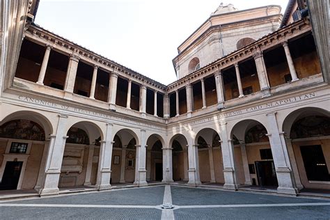 Il Chiostro del Bramante è uno straordinario esempio di architettura ...