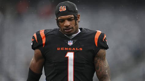 Cincinnati Bengals Fans Are Devastated After Brutal Ja'Marr Chase Injury News - Highly Clutch