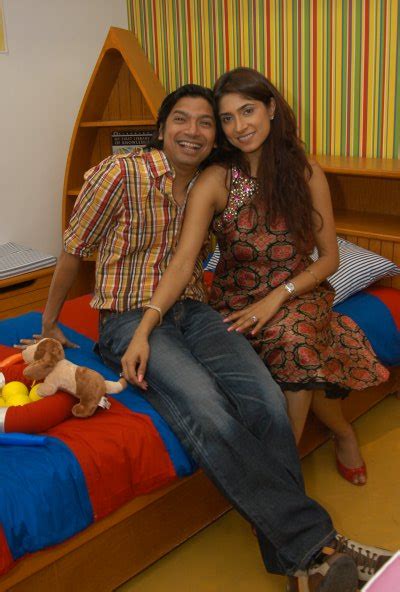 Singer Shaan Family Pics - MERE PIX