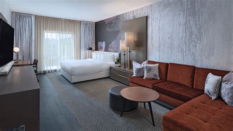 Contemporary Hotel in The Woodlands, Texas | Hyatt Centric The Woodlands