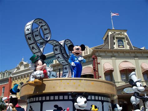 The Mercury Blogs: Disney Diva: Pictures from the Magic Kingdom Parade