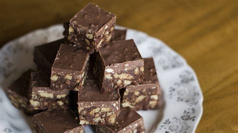 Easy chocolate slices - The Globe and Mail