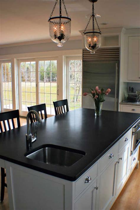 45 Proper Island for Black Kitchens | Kitchen remodel, Black granite ...