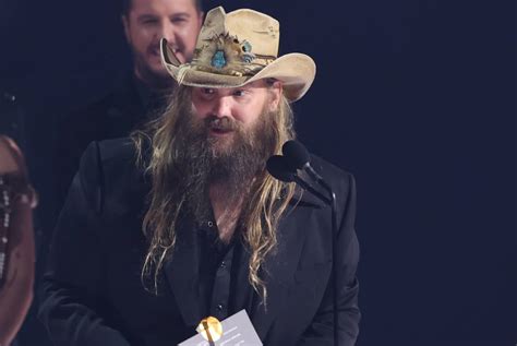 Chris Stapleton's 'Starting Over' Named Song of the Year at 2021 CMA ...