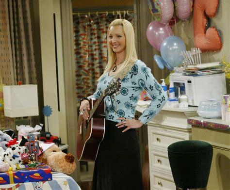 Lisa Kudrow Reveals Origins Of 'Smelly Cat' From 'Friends' (VIDEO ...