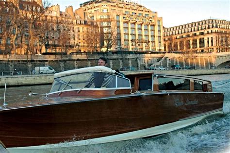 Paris Private Luxury Yacht Tour- Luxury Seine River Cruise - Context Travel