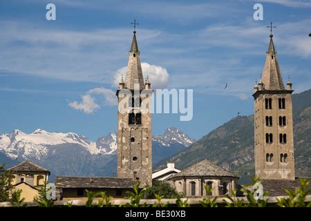 Aosta Cathedral, La Cattedrale di Aosta, Piazza Giovanni XXIII Stock ...