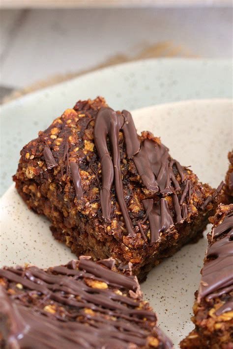 Healthy Oat and Date Slice | Recipe | Clean eating desserts, Healthy dessert recipes, Slices recipes