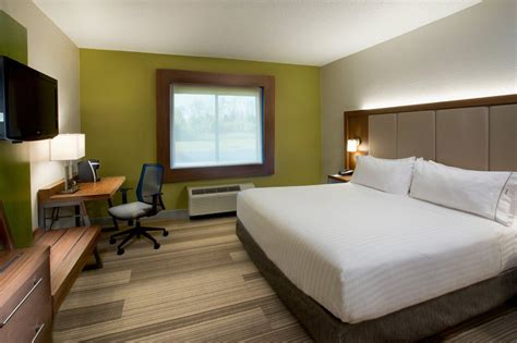 Holiday Inn Express Nashville Airport Hotel (Nashville (TN)) - Deals, Photos & Reviews