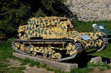 L3/35 Italian built light armored tank at Belgrade Military Museum ...