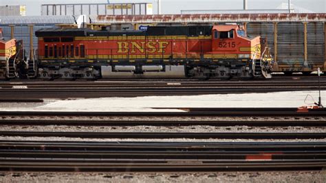 Train Derails in North Dakota Without Hazardous Spills | NTD