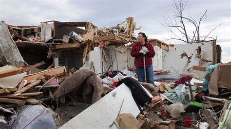 Kentucky governor a week after deadly tornadoes: "We will dig out"