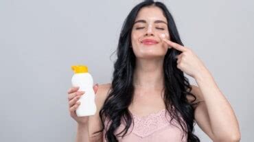 Best sunscreen for sensitive skin: 10 top picks to protect your skin | HealthShots