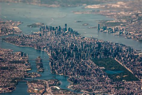 Incredible aerial photo of New York City. : r/pics