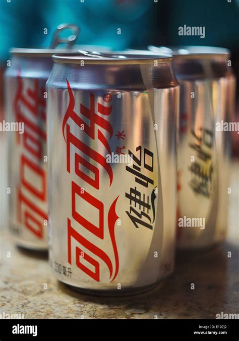 Diet coke cans hi-res stock photography and images - Alamy