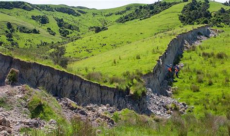 New Zealand earthquake aftermath: Huge formation created by moving earth after quake | World ...