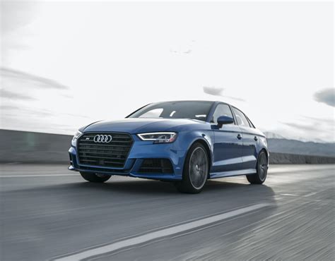 Audi A4 4-door sedan blue - Haulers World