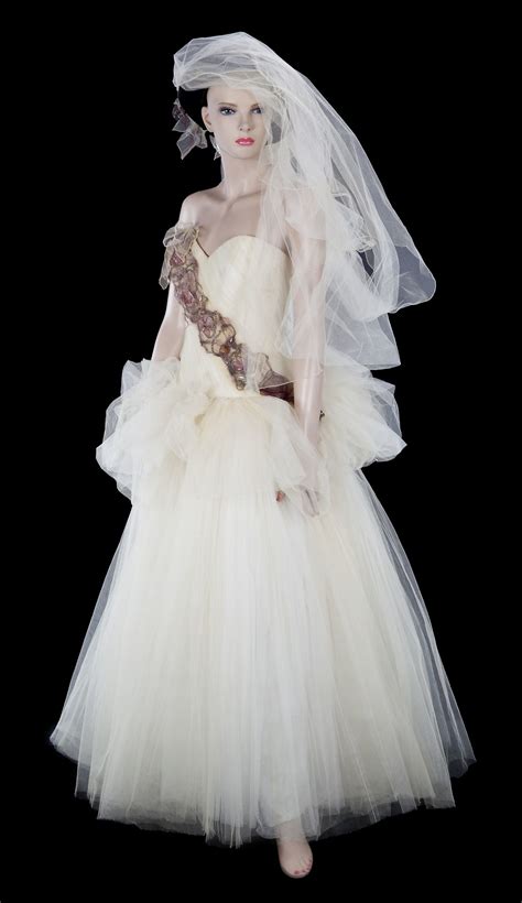 Madonna wedding dresses - SandiegoTowingca.com