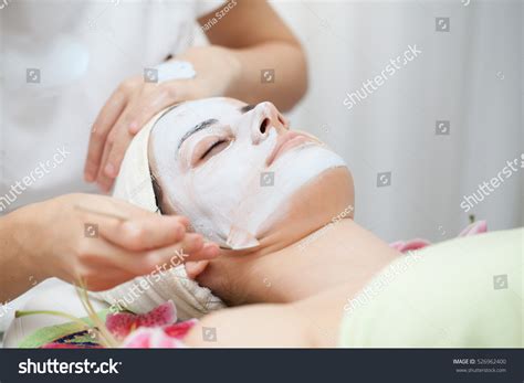 Face Maskbeautiful Young Girl Spa Cosmetician Stock Photo 526962400 ...