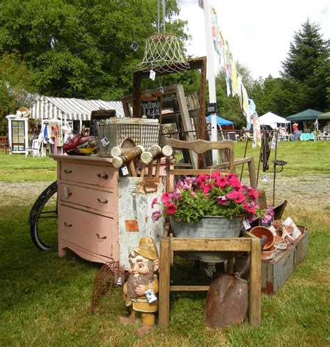 Look at that pink dresser. Hope mine turns out that pretty! | Flea market decorating, Vintage ...